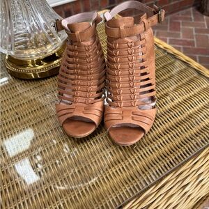 Vince Camuto Tan Sandals with Elegant Straps
